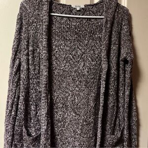 Women’s 
Sweater 
size Small 
Mudd 
Excellent Condition